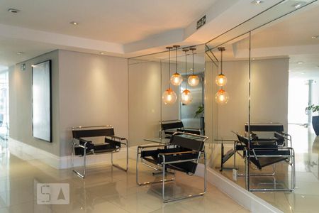 Apartamento à venda com 67m², 1 quarto e 1 vaga Apartamento à venda com 67m², 1 quarto e 1 vagaHall