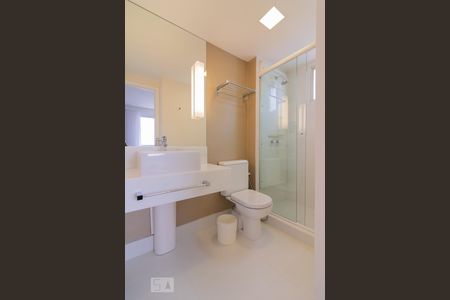 Banheiro de kitnet/studio para alugar com 1 quarto, 29m² em Vila Olímpia, São Paulo