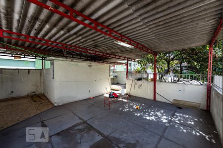 Casa à venda com 203m², 4 quartos e sem vaga Casa à venda com 203m², 4 quartos e sem vagaTerraço