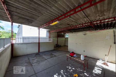 Casa à venda com 203m², 4 quartos e sem vaga Casa à venda com 203m², 4 quartos e sem vagaTerraço