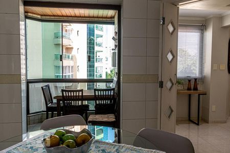 Apartamento à venda com 250m², 4 quartos e 4 vagasCozinha