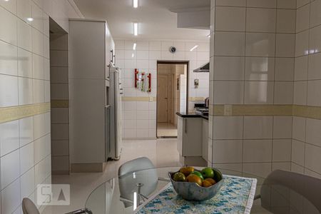 Apartamento à venda com 250m², 4 quartos e 4 vagasCozinha