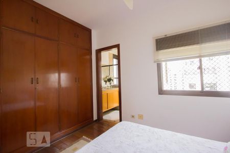 Apartamento à venda com 230m², 5 quartos e 4 vagasSuíte 2
