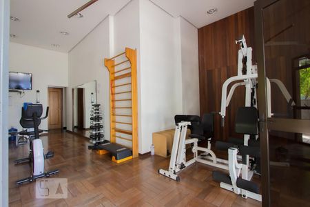 Apartamento à venda com 230m², 5 quartos e 4 vagasÁrea comum - Academia