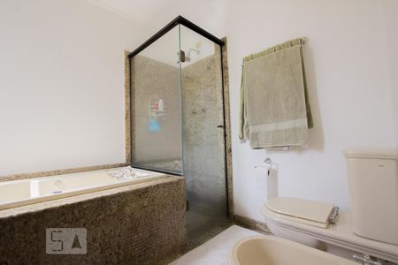 Apartamento à venda com 230m², 5 quartos e 4 vagasBanheiro - Suíte 1
