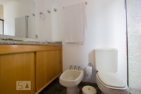 Apartamento à venda com 230m², 5 quartos e 4 vagasBanheiro - Suíte 3