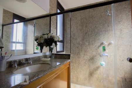 Apartamento à venda com 230m², 5 quartos e 4 vagasBanheiro - Suíte 2