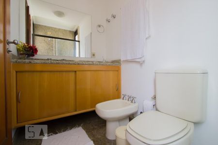 Apartamento à venda com 230m², 5 quartos e 4 vagasBanheiro - Suíte 3