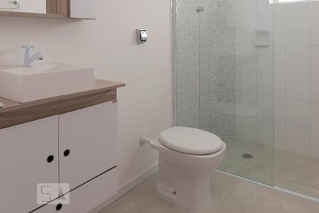 Casa de condomínio para alugar com 300m², 3 quartos e 3 vagas Casa de condomínio para alugar com 300m², 3 quartos e 3 vagasBanheiro Social