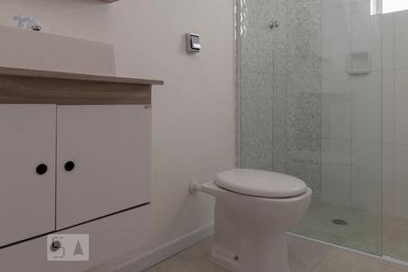 Casa de condomínio para alugar com 300m², 3 quartos e 3 vagas Casa de condomínio para alugar com 300m², 3 quartos e 3 vagasBanheiro Social