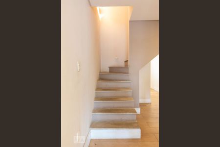 Casa à venda com 150m², 5 quartos e sem vagaEscada