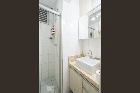 Banheiro de apartamento à venda com 1 quarto, 44m² em Santo Amaro, São Paulo