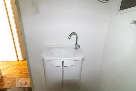 Apartamento à venda com 64m², 2 quartos e sem vaga Apartamento à venda com 64m², 2 quartos e sem vagaBanheiro