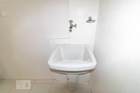 Apartamento à venda com 64m², 2 quartos e sem vaga Apartamento à venda com 64m², 2 quartos e sem vagaLavanderia
