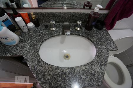 Apartamento à venda com 76m², 3 quartos e 2 vagasBanheiro - Torneira