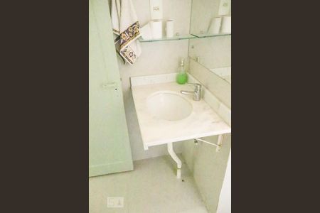 Apartamento para alugar com 62m², 2 quartos e sem vagaBanheiro