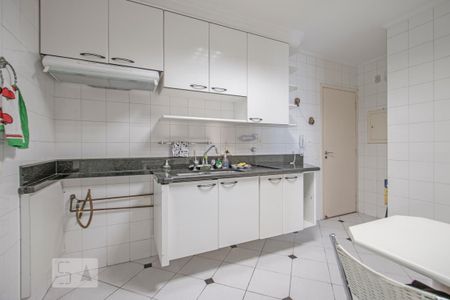 Apartamento à venda com 156m², 3 quartos e 2 vagas Apartamento à venda com 156m², 3 quartos e 2 vagasCozinha