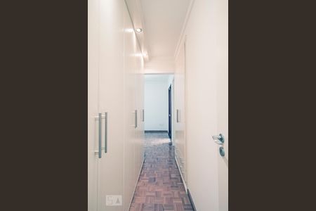 Apartamento à venda com 156m², 3 quartos e 2 vagas Apartamento à venda com 156m², 3 quartos e 2 vagasCloset da Suite