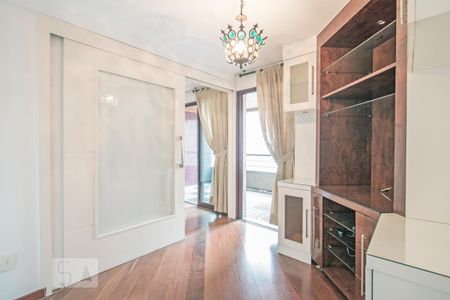 Apartamento à venda com 156m², 3 quartos e 2 vagas Apartamento à venda com 156m², 3 quartos e 2 vagasQuarto Reversível