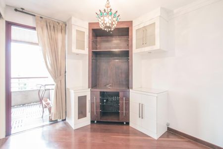 Apartamento à venda com 156m², 3 quartos e 2 vagas Apartamento à venda com 156m², 3 quartos e 2 vagasQuarto Reversível
