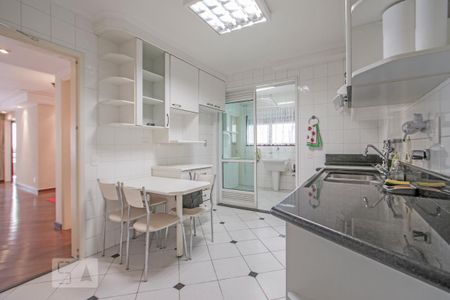 Apartamento à venda com 156m², 3 quartos e 2 vagas Apartamento à venda com 156m², 3 quartos e 2 vagasCozinha
