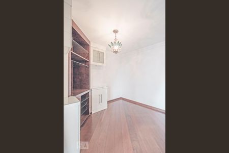 Apartamento à venda com 156m², 3 quartos e 2 vagas Apartamento à venda com 156m², 3 quartos e 2 vagasQuarto Reversível