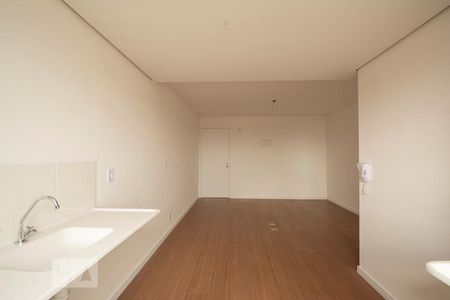 Sala de kitnet/studio para alugar com 1 quarto, 25m² em Vila Ema, São Paulo