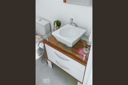 Apartamento à venda com 64m², 3 quartos e 1 vaga Apartamento à venda com 64m², 3 quartos e 1 vagaBanheiro