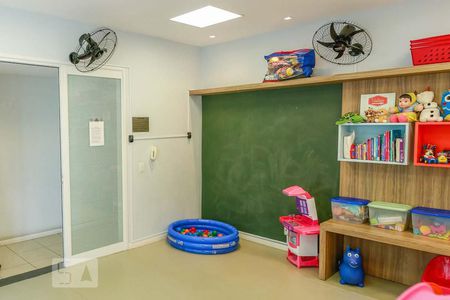 Apartamento à venda com 64m², 3 quartos e 1 vaga Apartamento à venda com 64m², 3 quartos e 1 vagaBrinquedoteca