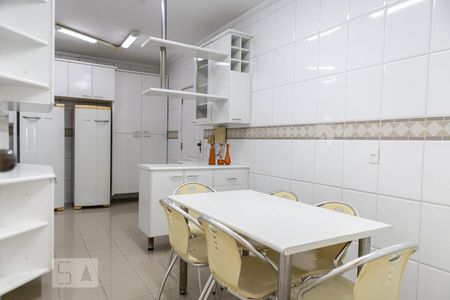 Apartamento para alugar com 219m², 4 quartos e 3 vagas Apartamento para alugar com 219m², 4 quartos e 3 vagasCozinha