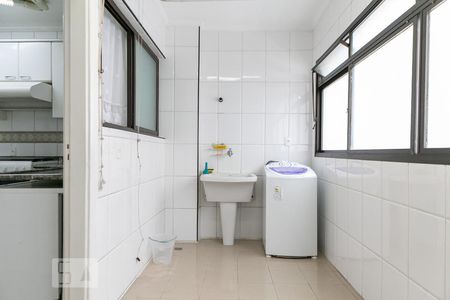 Apartamento para alugar com 219m², 4 quartos e 3 vagas Apartamento para alugar com 219m², 4 quartos e 3 vagasLavanderia