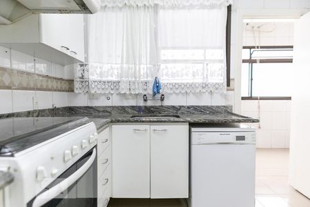 Apartamento para alugar com 219m², 4 quartos e 3 vagas Apartamento para alugar com 219m², 4 quartos e 3 vagasCozinha