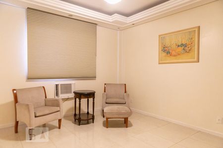 Apartamento para alugar com 219m², 4 quartos e 3 vagas Apartamento para alugar com 219m², 4 quartos e 3 vagasSuíte