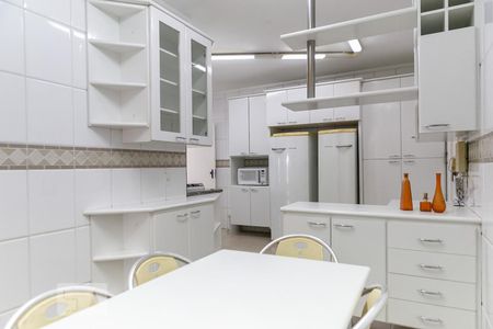 Apartamento para alugar com 219m², 4 quartos e 3 vagas Apartamento para alugar com 219m², 4 quartos e 3 vagasCozinha