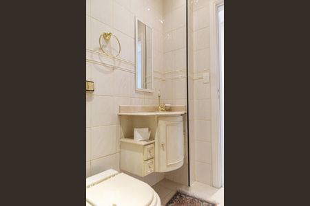 Apartamento para alugar com 219m², 4 quartos e 3 vagas Apartamento para alugar com 219m², 4 quartos e 3 vagasBanheiro da suíte