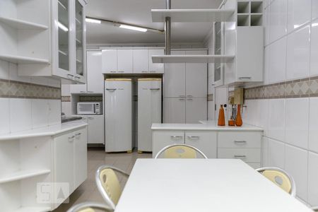 Apartamento para alugar com 219m², 4 quartos e 3 vagas Apartamento para alugar com 219m², 4 quartos e 3 vagasCozinha
