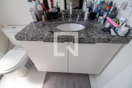 Apartamento para alugar com 54m², 2 quartos e 1 vaga Apartamento para alugar com 54m², 2 quartos e 1 vagaBanheiro da Suíte