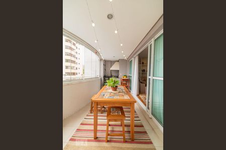 Apartamento à venda com 144m², 3 quartos e 3 vagasVaranda gourmet