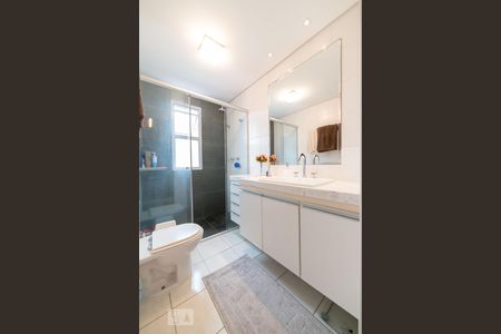 Apartamento à venda com 144m², 3 quartos e 3 vagasBanheiro da Suíte Master