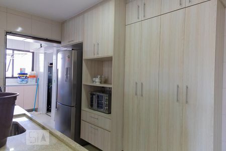 Apartamento à venda com 108m², 4 quartos e 2 vagasCozinha