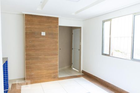 Casa para alugar com 78m², 2 quartos e sem vagaSala