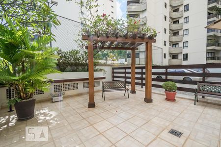Apartamento à venda com 74m², 2 quartos e 1 vagaÁrea comum