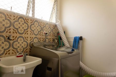 Apartamento à venda com 74m², 2 quartos e 1 vagaÁrea de Serviço