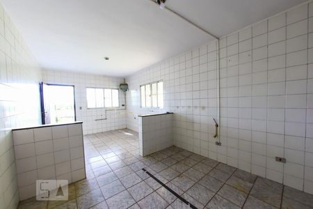 Casa à venda com 204m², 2 quartos e 2 vagas Casa à venda com 204m², 2 quartos e 2 vagasCozinha