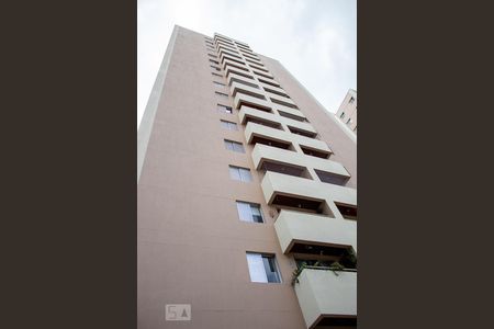 Apartamento para alugar com 60m², 3 quartos e 1 vaga Apartamento para alugar com 60m², 3 quartos e 1 vagaFachada