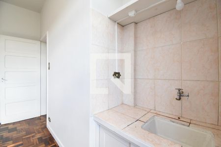 Sala/Cozinha de kitnet/studio para alugar com 1 quarto, 49m² em Centro, Curitiba