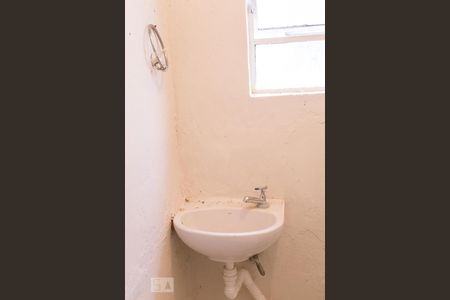 Banheiro de kitnet/studio para alugar com 1 quarto, 11m² em Alto da Lapa, São Paulo