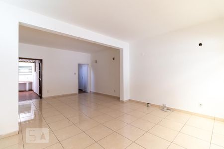 Casa para alugar com 240m², 3 quartos e 2 vagasSala