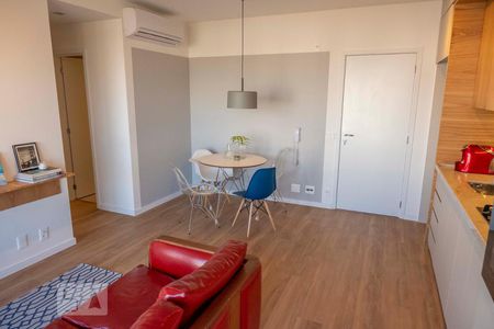 Sala de apartamento para alugar com 2 quartos, 72m² em Vila Madalena, São Paulo