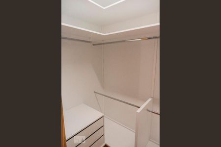 Apartamento para alugar com 72m², 2 quartos e 1 vagaCloset